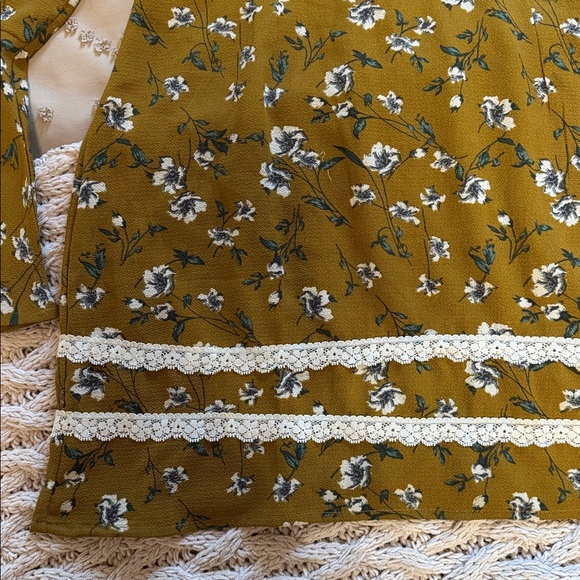 Mustard Floral Lace-Trim Mini Dress with flare sleeve - Picture 3 of 6